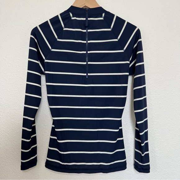 J. Crew Factory Women’s Mock Neck Long Sleeve Sleeve Rashguard Top Navy Medium - Picture 9 of 11